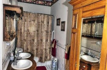 Lennox House Bed & Breakfast Colorado Springs Exterior photo